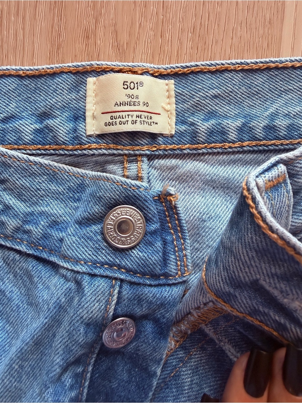 Levi's
501® '90s distressed jeans - Picture 6 of 9